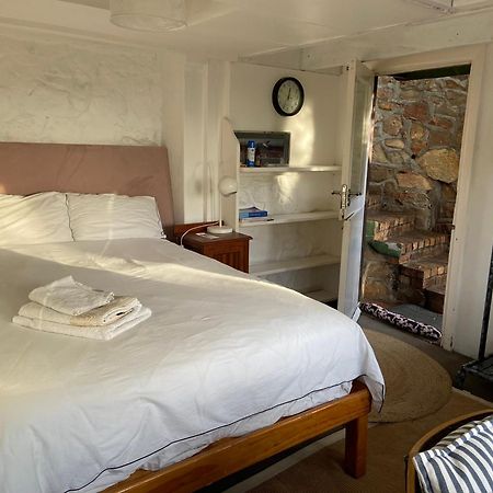 Independent Quaint Flat, Close To Beach Cape Town Exterior photo