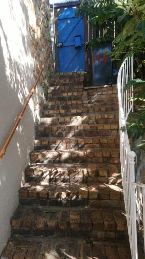 Independent Quaint Flat, Close To Beach Cape Town Exterior photo
