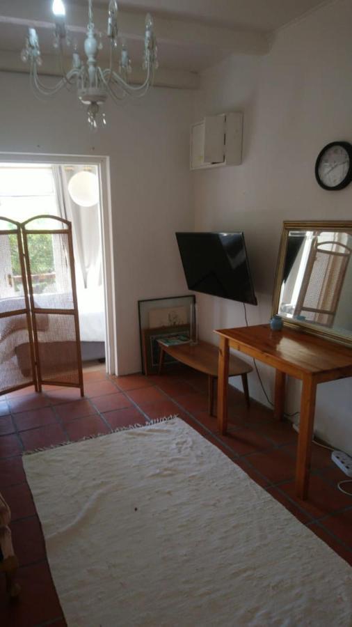 Independent Quaint Flat, Close To Beach Cape Town Exterior photo