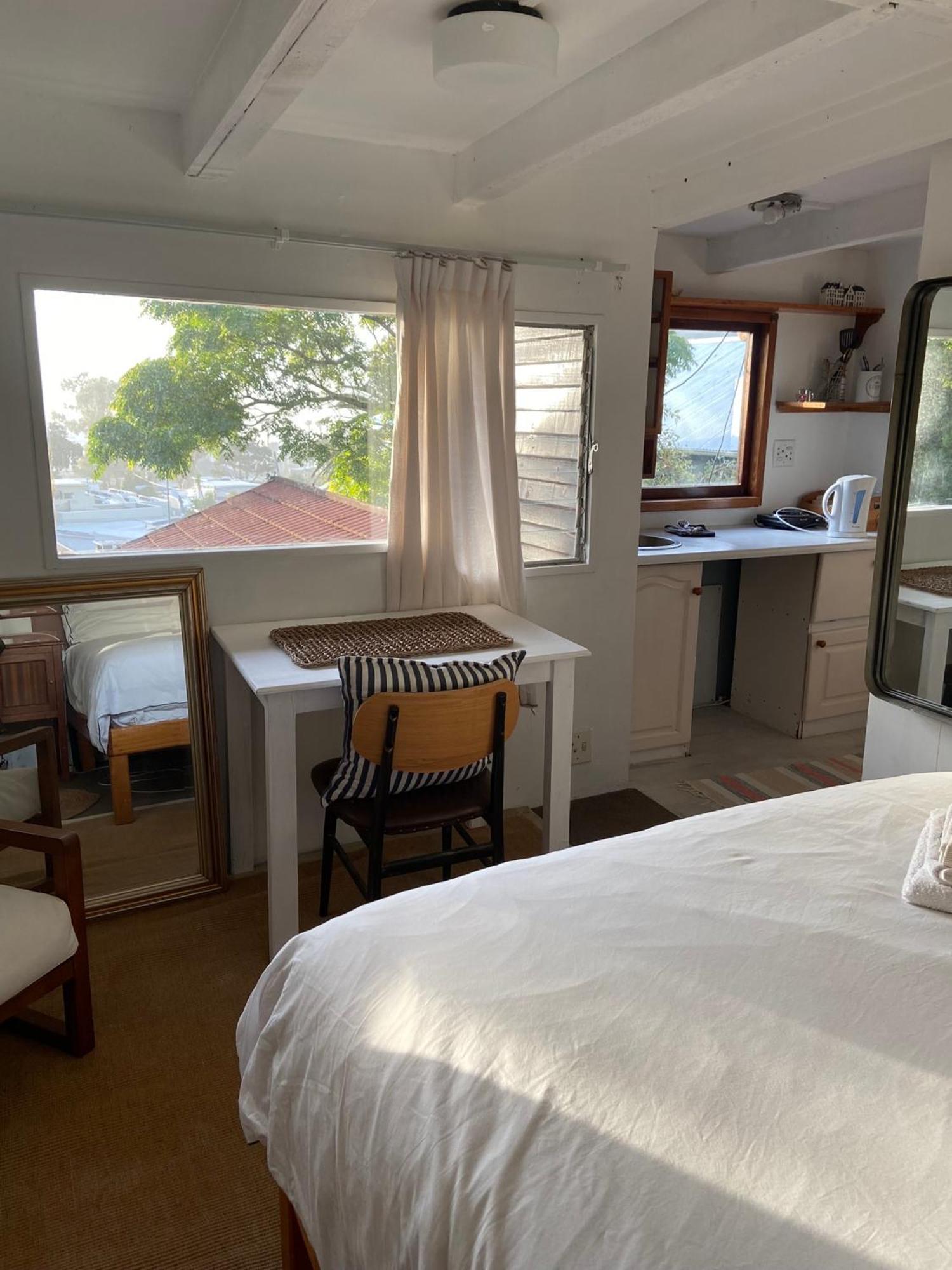Independent Quaint Flat, Close To Beach Cape Town Exterior photo