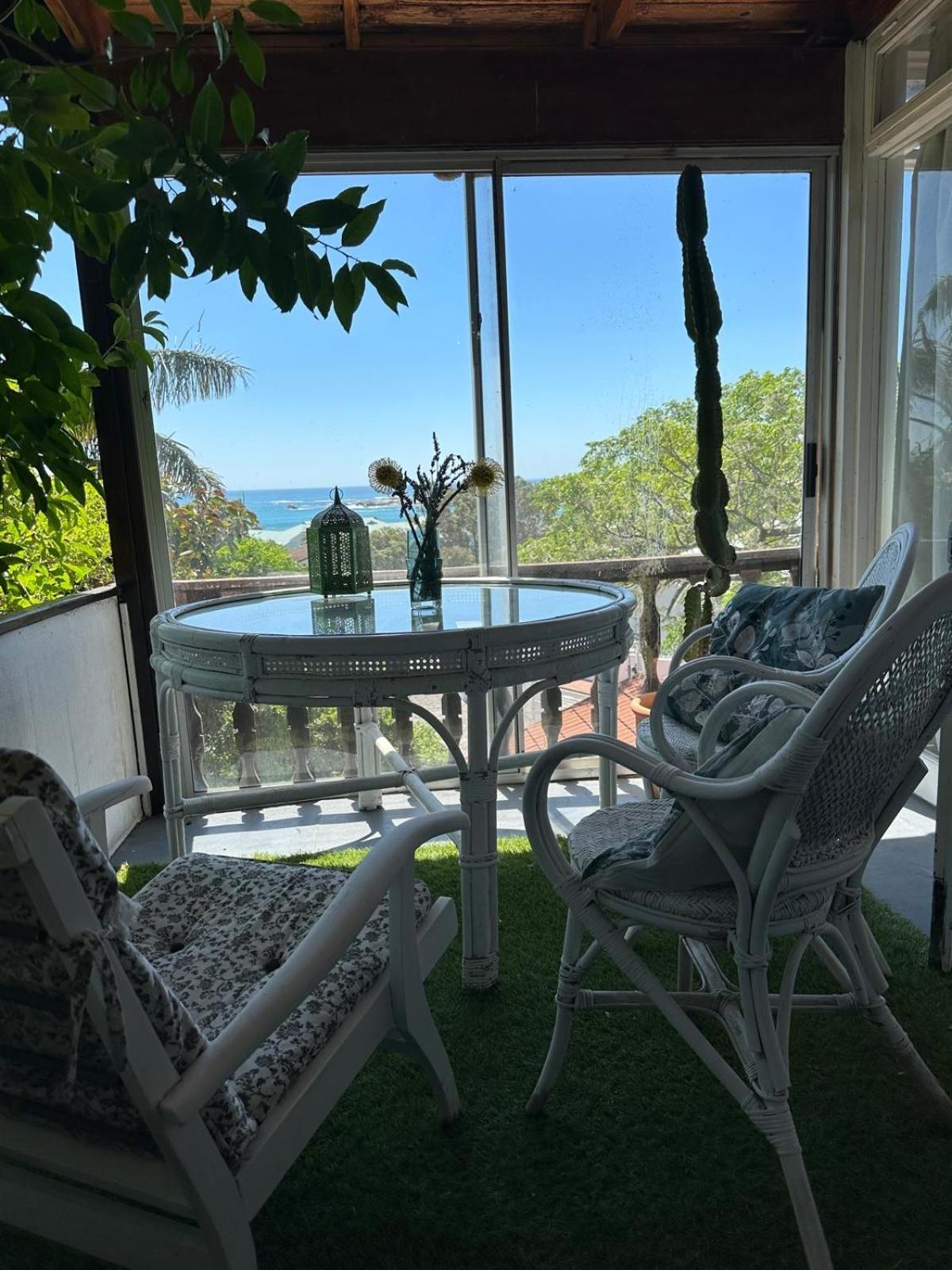 Independent Quaint Flat, Close To Beach Cape Town Exterior photo
